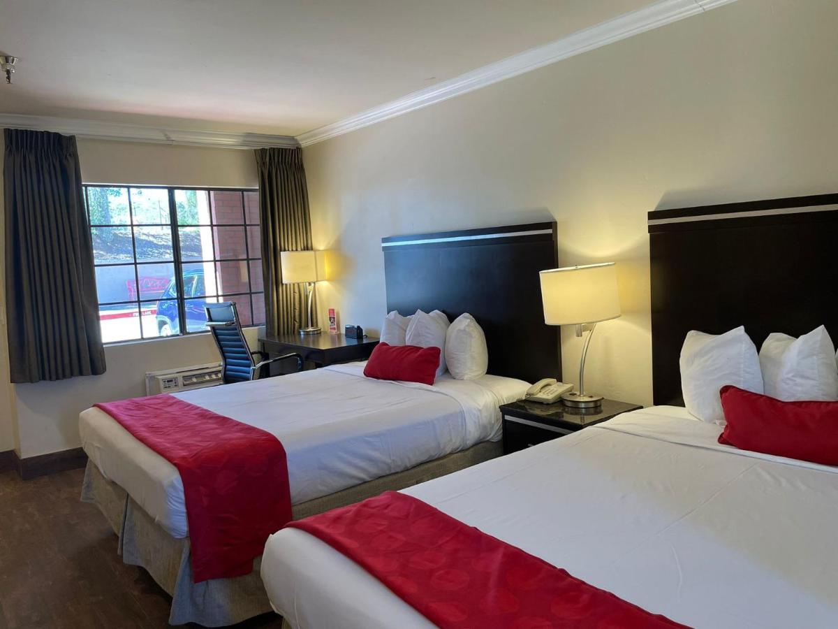 Ramada By Wyndham San Diego Poway Miramar Bagian luar foto