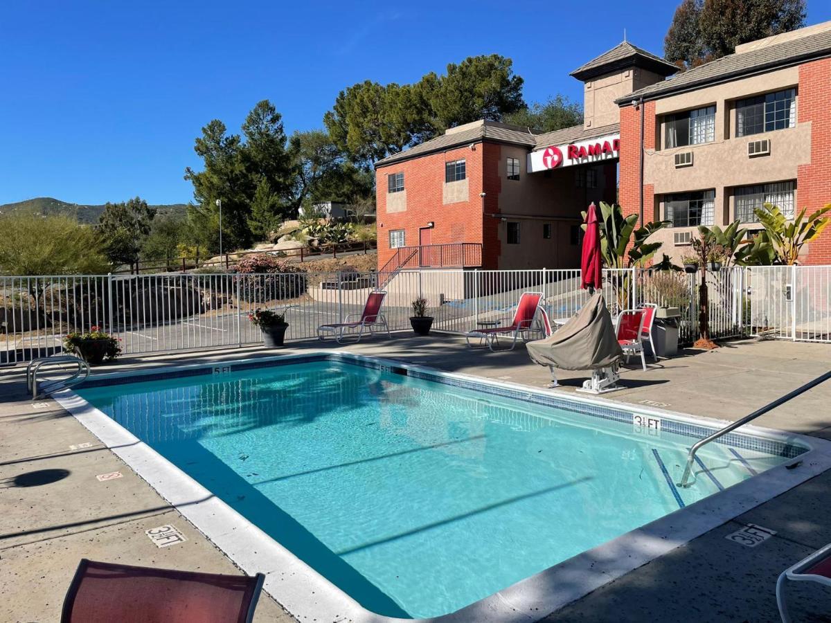 Ramada By Wyndham San Diego Poway Miramar Bagian luar foto