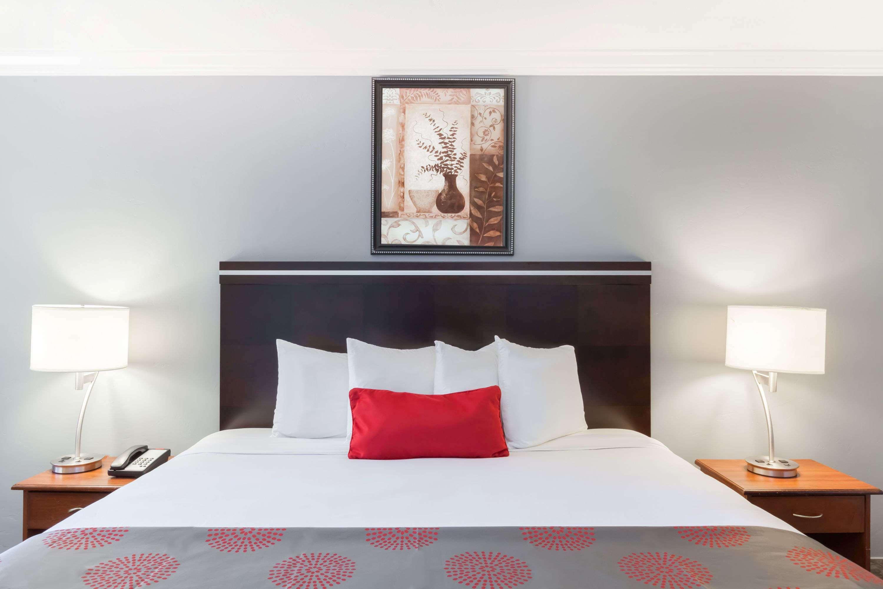 Ramada By Wyndham San Diego Poway Miramar Bagian luar foto