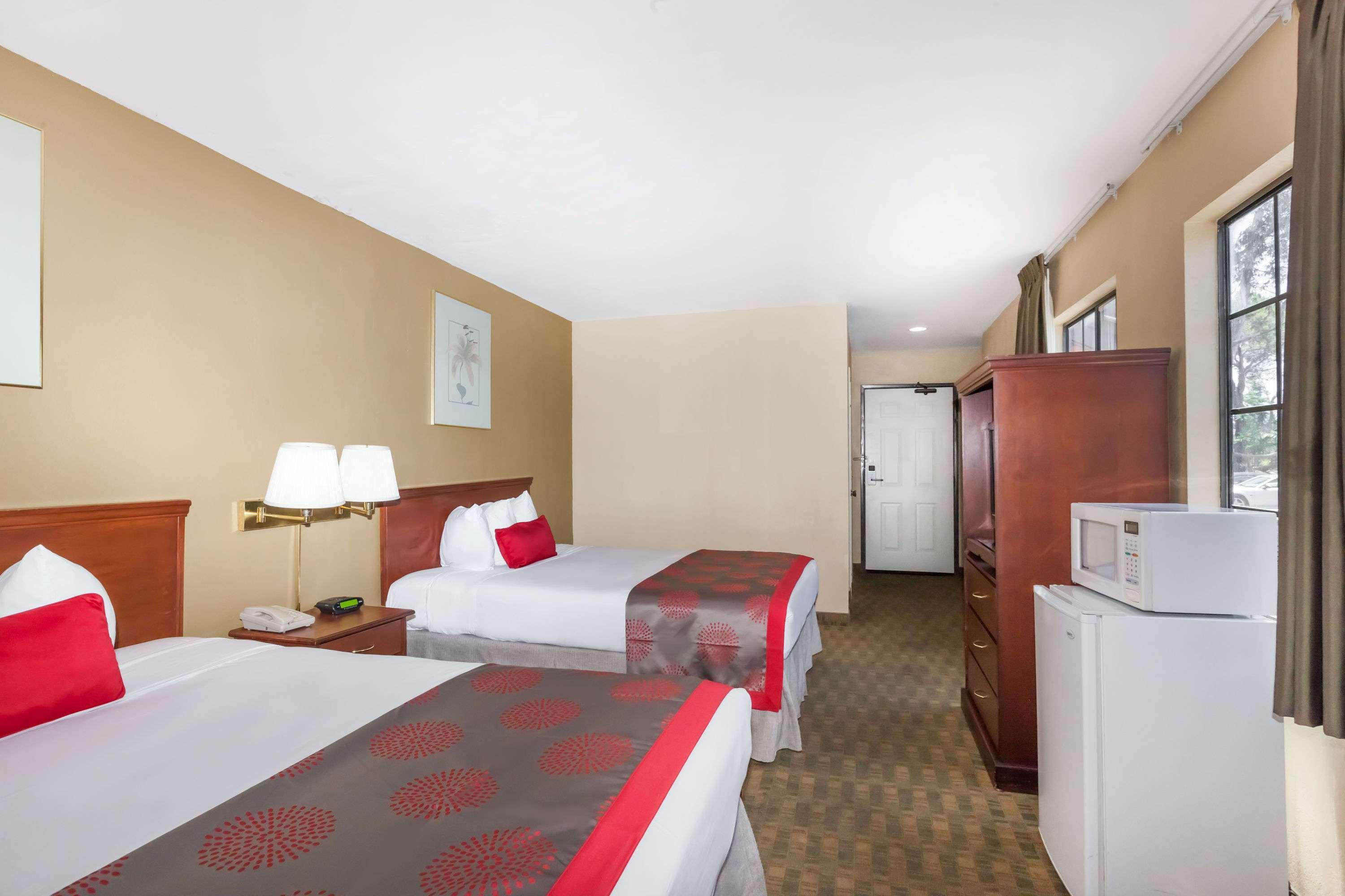 Ramada By Wyndham San Diego Poway Miramar Bagian luar foto