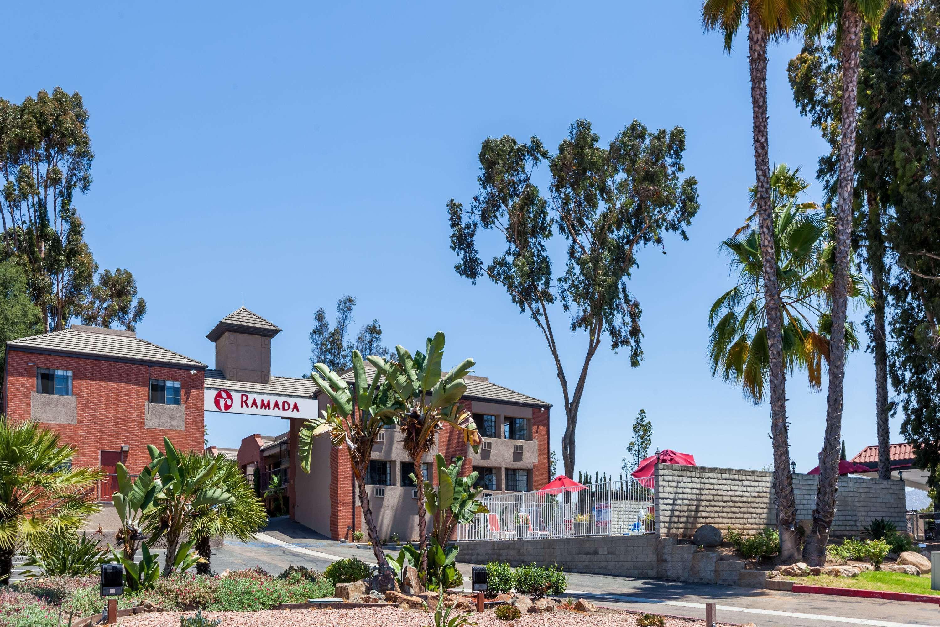 Ramada By Wyndham San Diego Poway Miramar Bagian luar foto
