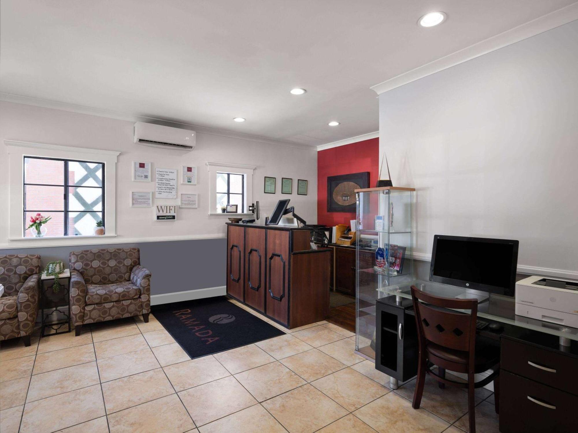Ramada By Wyndham San Diego Poway Miramar Bagian luar foto