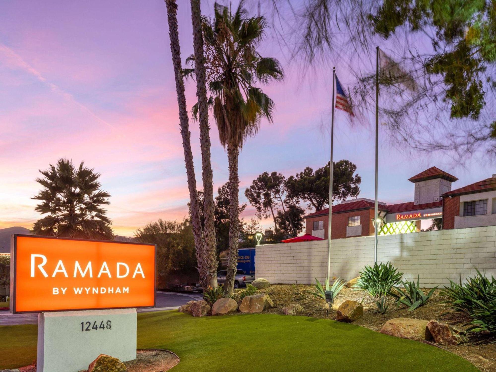 Ramada By Wyndham San Diego Poway Miramar Bagian luar foto